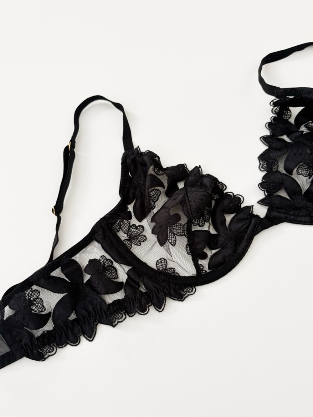 Victoria’s Secret Very Sexy Black Floral Embroidered Unlined Plunge Bra Size 34 - Picture 12 of 12